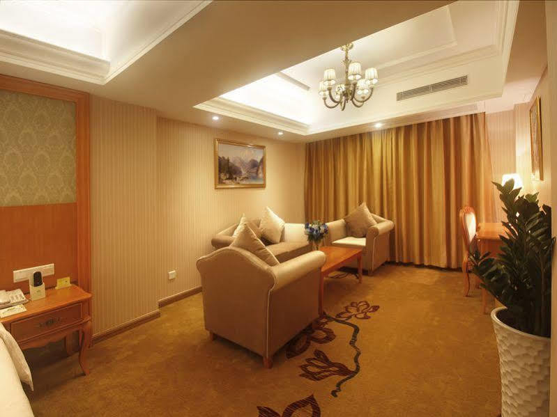 Hanting Express Sanya The First Market Branch Hotel Exterior foto
